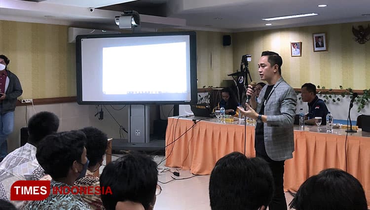 Jadi Pembicara INAYES, Ansari Kadir Berikan Tips Bermedia Sosial dan Game Online