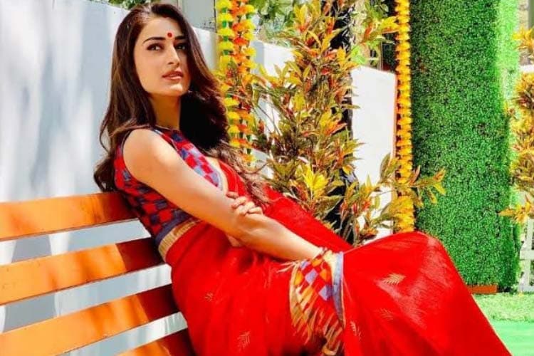 Erica Fernandes Pemeran Prerna, Terpaksa Menikah Tanpa Cinta
