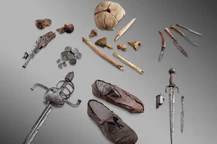 Pendaki Temukan Harta Karun Berusia 400 Tahun Terpendam Salju