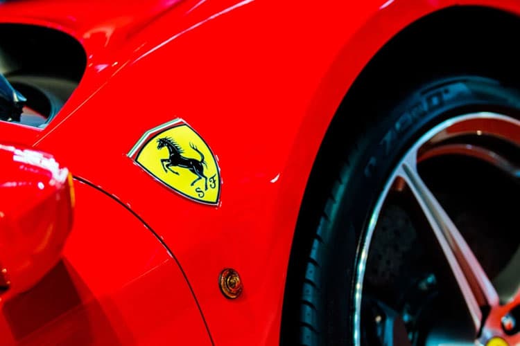 Ferrari Luncurkan Mobil Listrik, Harga Diprediksi Rp8,2 Miliar