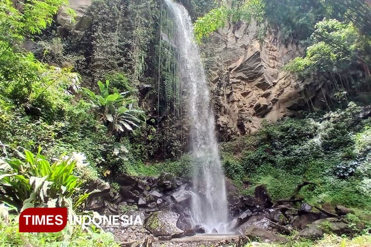 Mereguk Pesona Air Terjun Embun Pelangi, Surga Baru di Sumberwringin Bondowoso