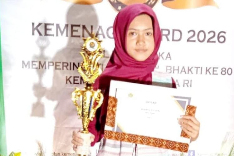 Membanggakan, Siswa SMPN 1 Punung Raih Juara 3 Kaligrafi PAIS Fair Pacitan 2025