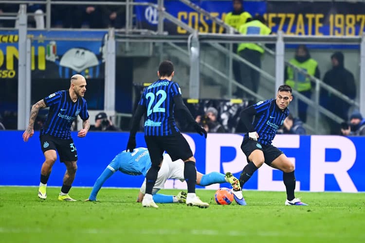 Inter Imbang, AC Milan Tak Menang, Perebutan Scudetto Masih Dinamis