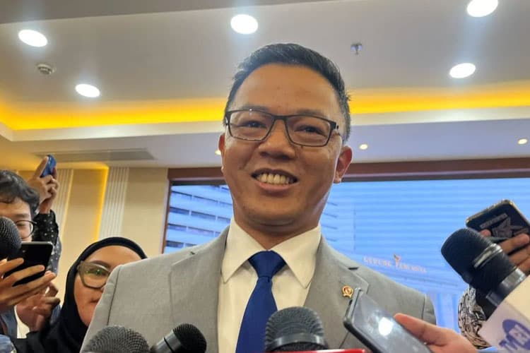 Belum Putuskan Evakuasi WNI, Menlu RI: Situasi Iran Terus Dipantau