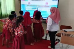 Terapkan Digitalisasi Layanan, Perpustakaan Jendela Ilmu Madiun Raih Akreditasi B