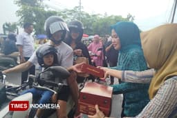 Hasil Kolaborasi di Bulan Suci, TP PKK Kabupaten Madiun Bagikan 1500 Paket Takjil